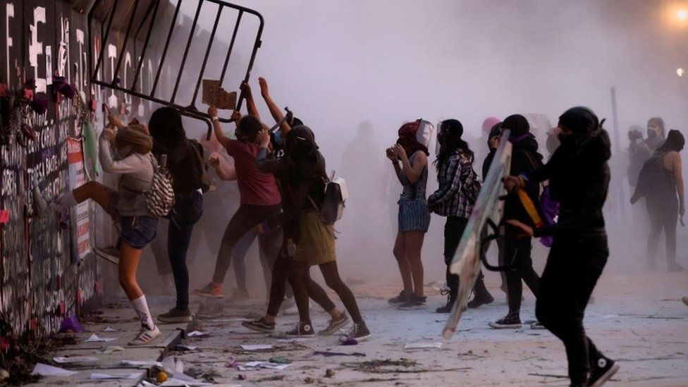 _117498965_mediaitem117498964 riot messico femminismo